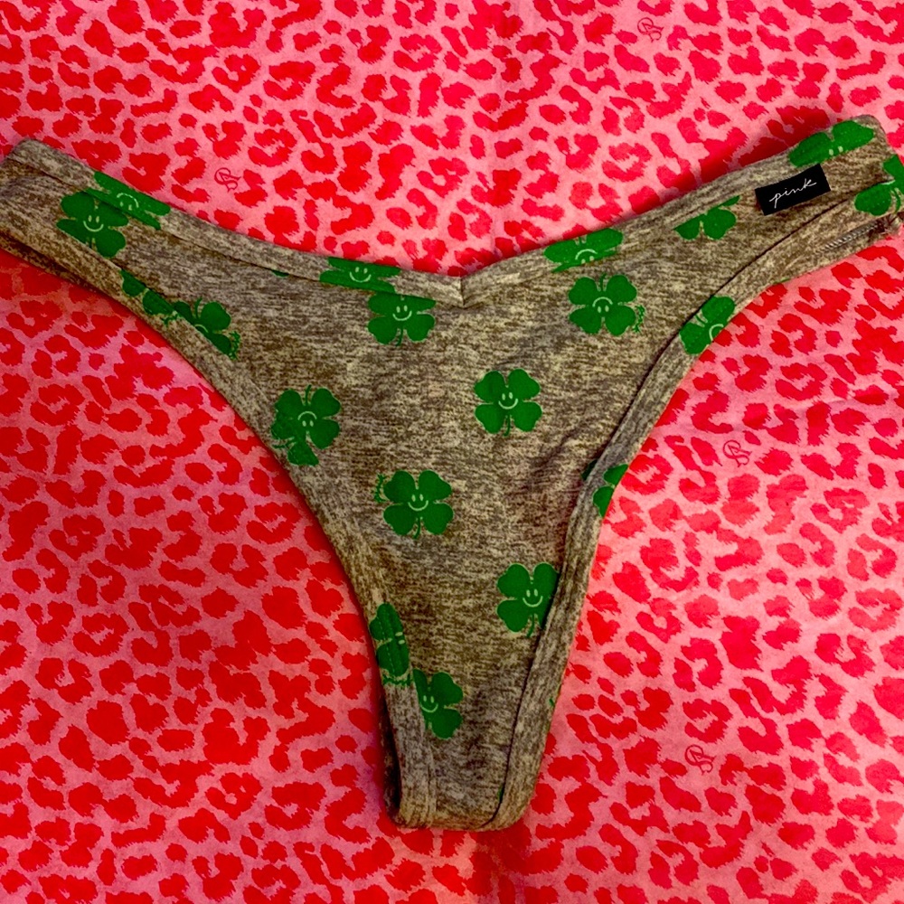 SOLD PINK Smileys Face Shamrocks St Patty’s Day Thong NWT - Picture 1 of 2
